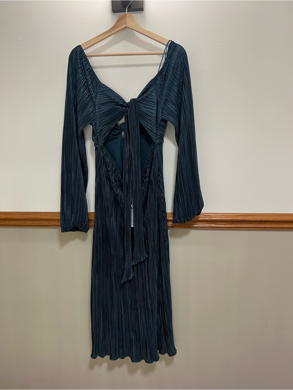 NWT Baltic Born Amani Plated Midi Dress in Peacock Blue size Large retails $79 - Picture 7 of 10
